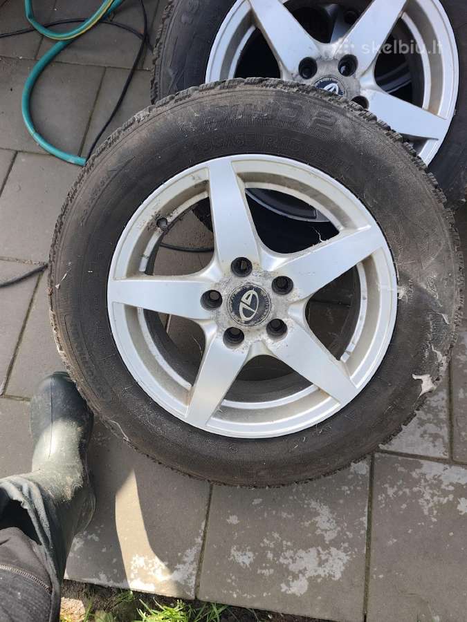 Parduodu Toyota Prius plius ratlankius - nuotraukos Nr. 4
