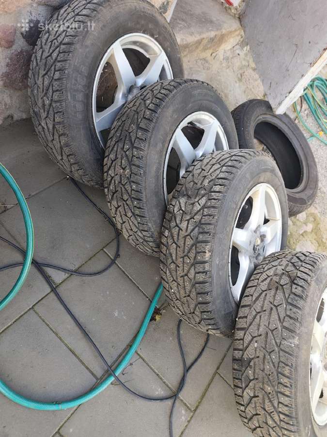 Parduodu Toyota Prius plius ratlankius - nuotraukos Nr. 6