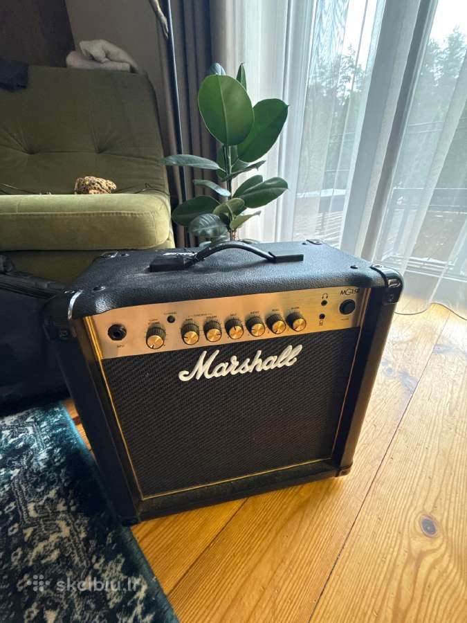 Marshall stiprintuvas su bosine gitara - nuotraukos Nr. 2