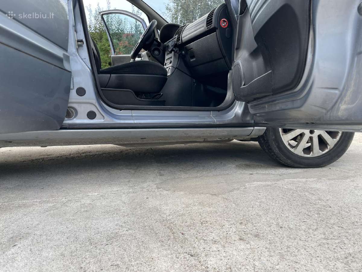 Opel zafira - nuotraukos Nr. 8