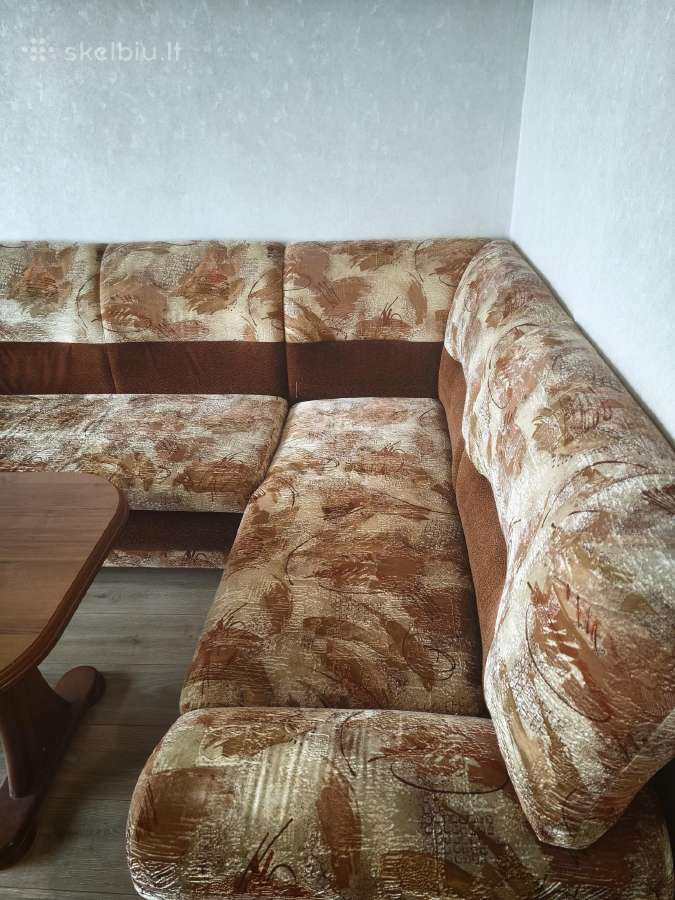 Miegamas kampas, 2 pufai - daiktadėžės, stalas - nuotraukos Nr. 3