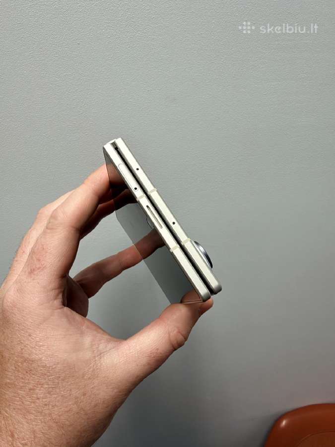 Samsung Galaxy Fold 8 + Carbon Case - nuotraukos Nr. 3