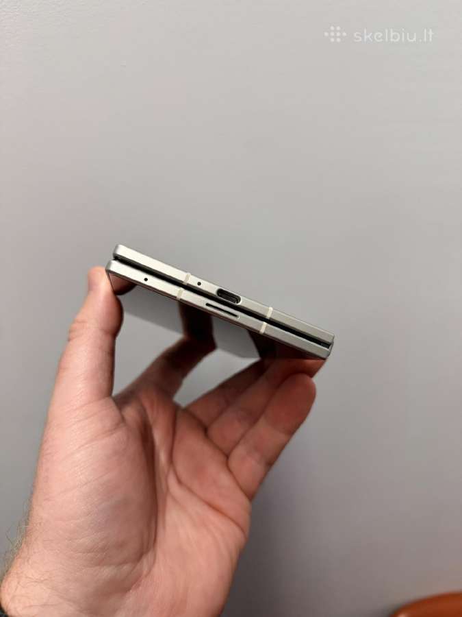 Samsung Galaxy Fold 8 + Carbon Case - nuotraukos Nr. 5