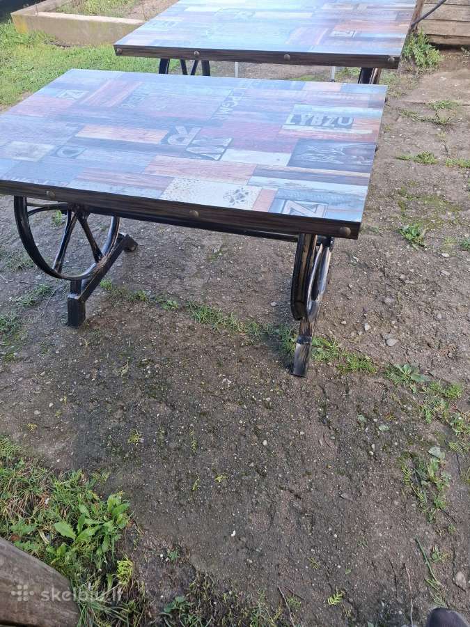 Loft stiliaus stalas su metaliniais ratais - nuotraukos Nr. 2