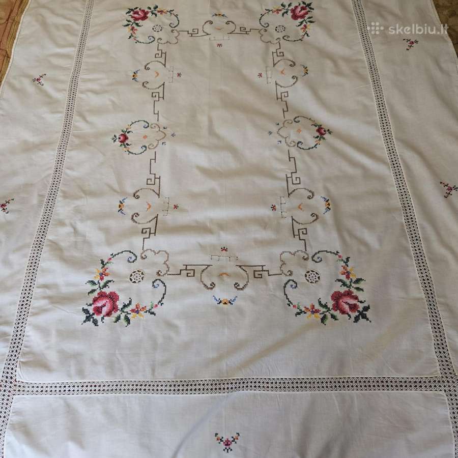 Rankų darbo staltiesė - nuotraukos Nr. 2