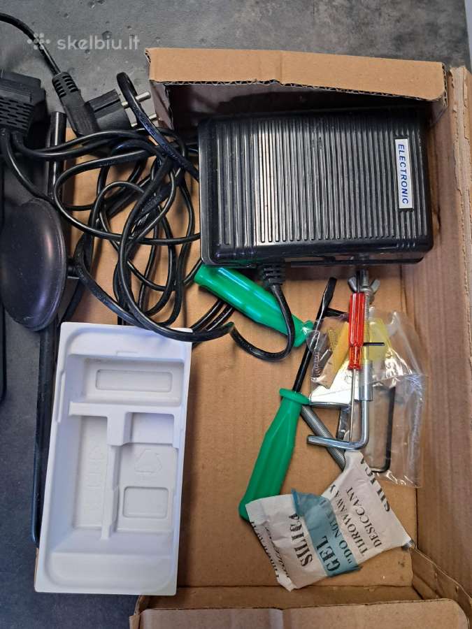 Dison DS-500 paslėpto dygsnio siuvimo mašina - nuotraukos Nr. 7