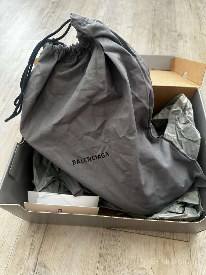 Balenciaga - nuotraukos Nr. 2