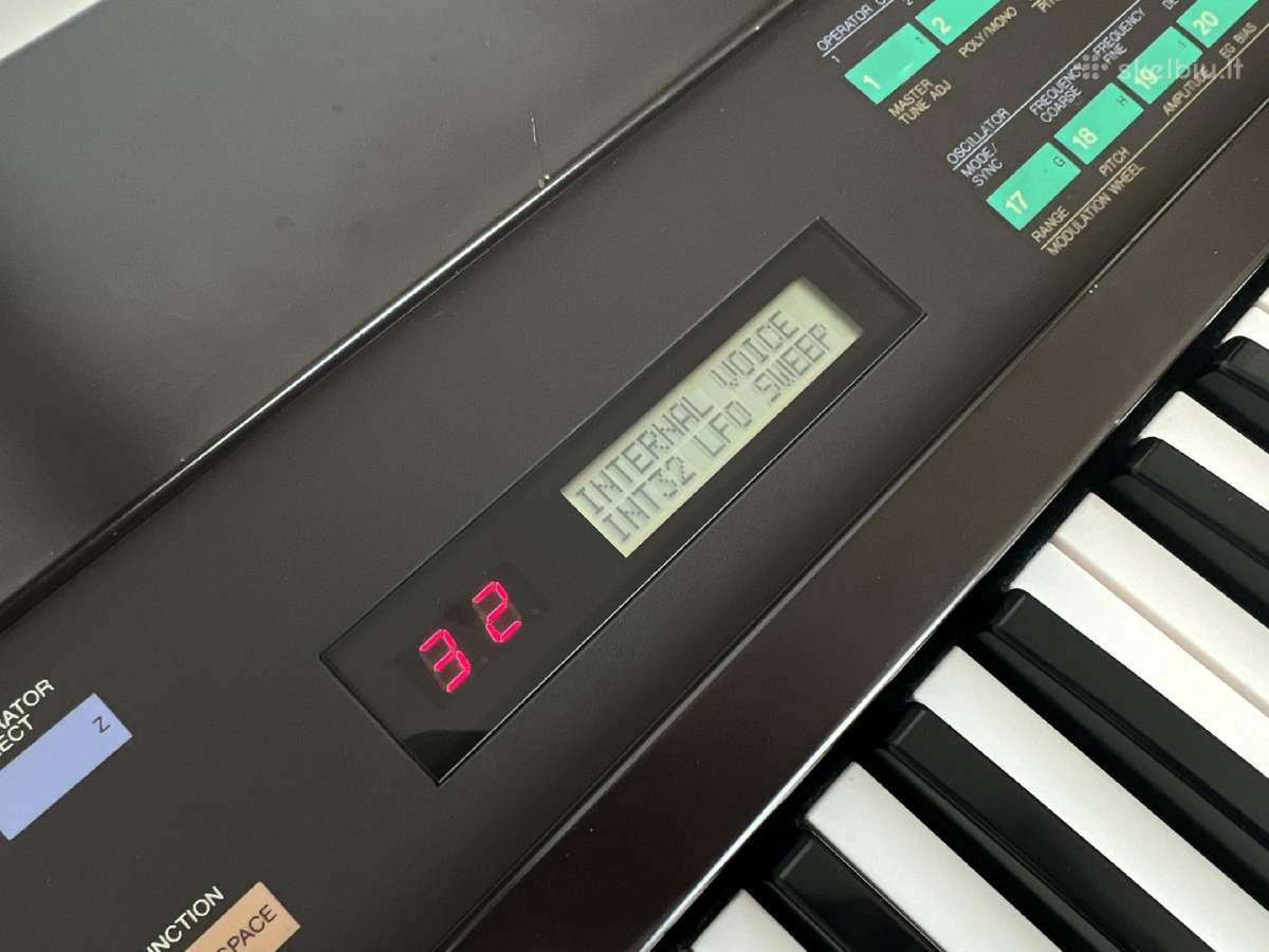 Yamaha Dx-7 Mk1 sintezatorius - nuotraukos Nr. 4