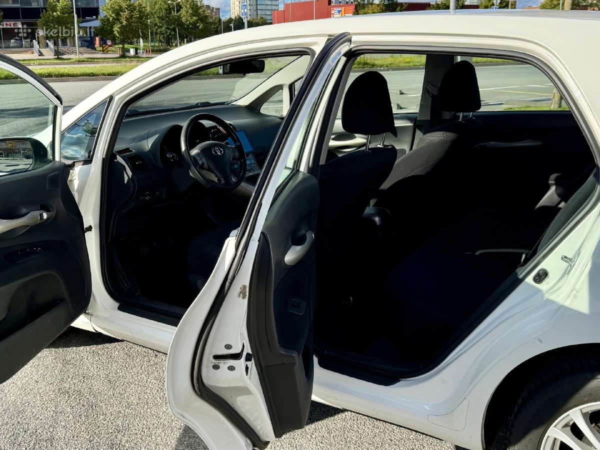 Toyota Auris 2008 m. 2.0 D-4d 93 kw Dyzelis - nuotraukos Nr. 16