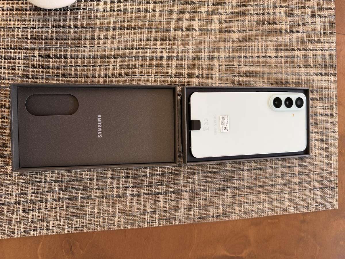 Parduodu naują Samsung Galaxy S26 Fe 128 GB - nuotraukos Nr. 3