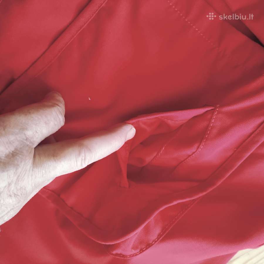 Ryškiai raudonos spalvos bliuzonas - nuotraukos Nr. 8