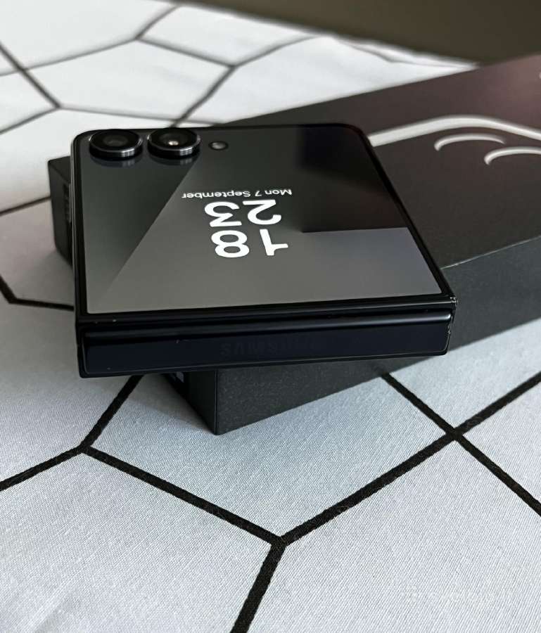 Samsung Galaxy Z Flip 7 256 GB jetblack - nuotraukos Nr. 5