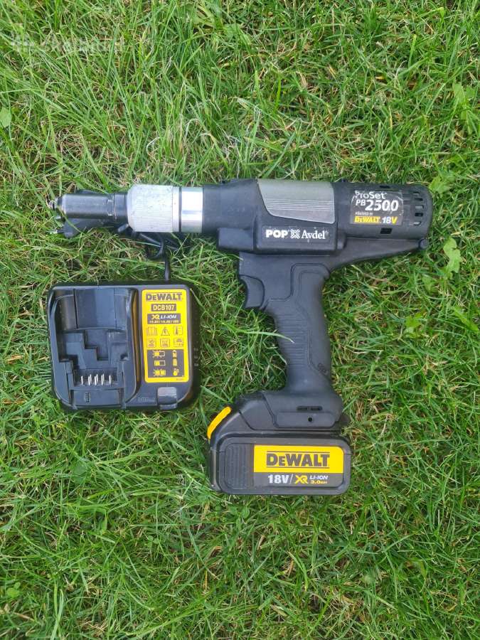 Dewalt Bosch Makita Panasonic Hilti - nuotraukos Nr. 2