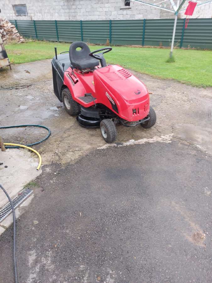 Parduodu žoliapjovę-traktor.castelgard su krepšiu - nuotraukos Nr. 2