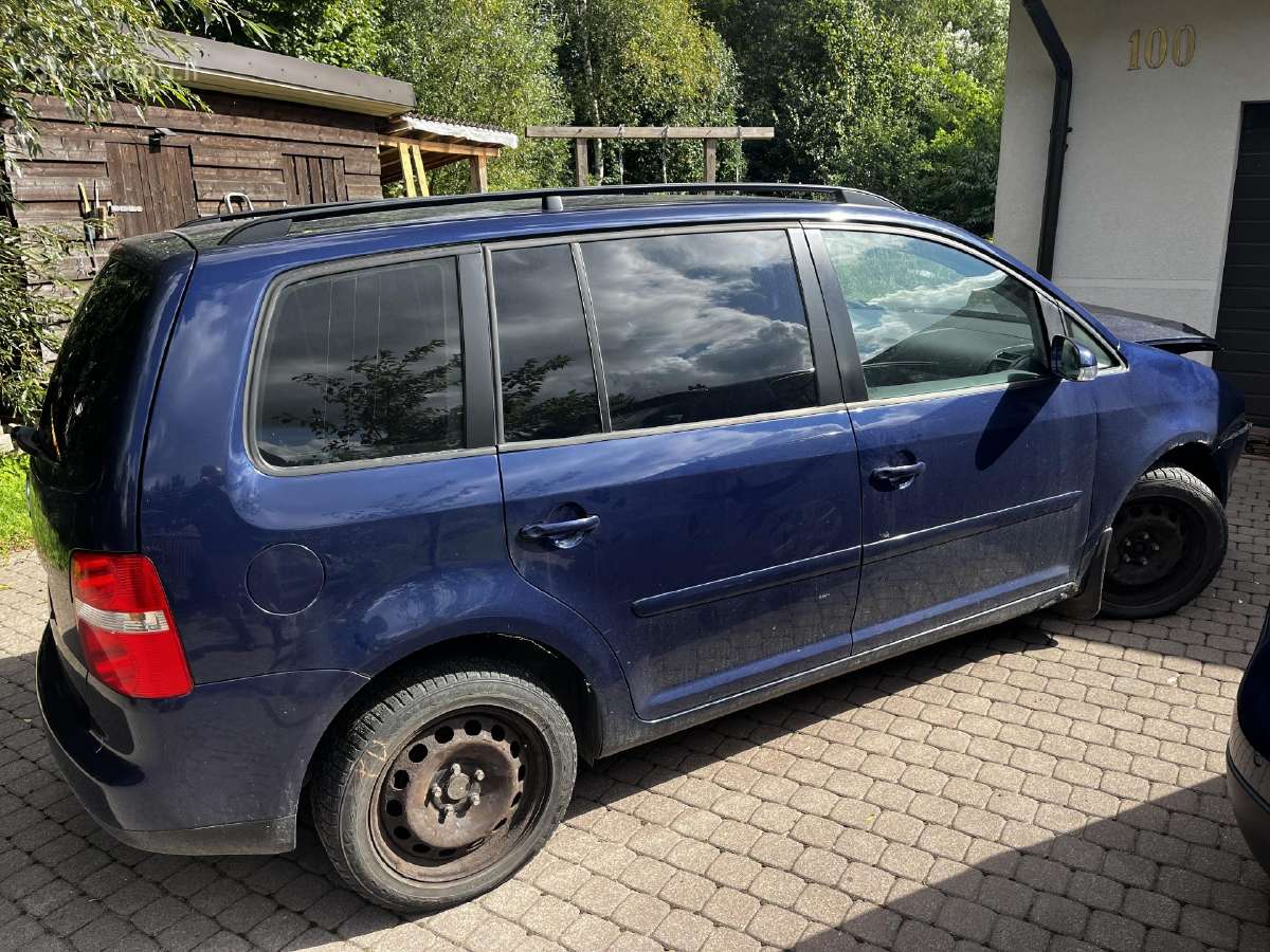Daužtas VW Touran 2005m Variklis veikia, yra Ta - nuotraukos Nr. 4