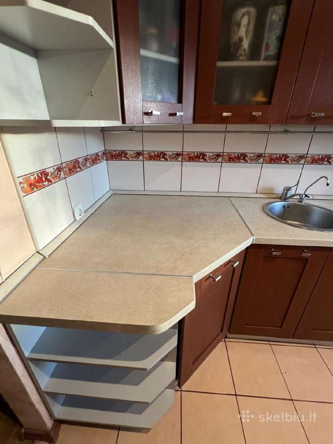 Virtuvės baldų komplektas su buitine technika - nuotraukos Nr. 3
