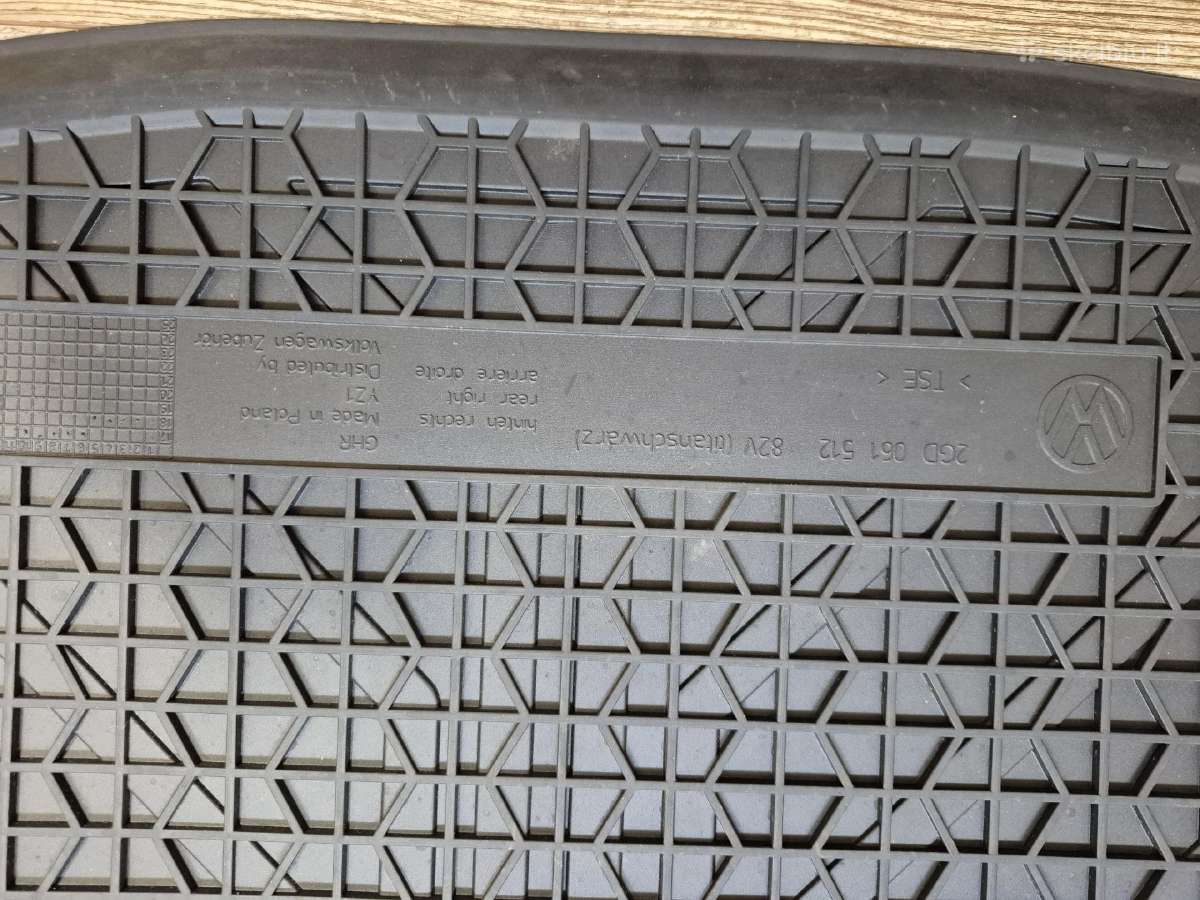 Parduodami Volkswagen T-roc kilimėliai - nuotraukos Nr. 8