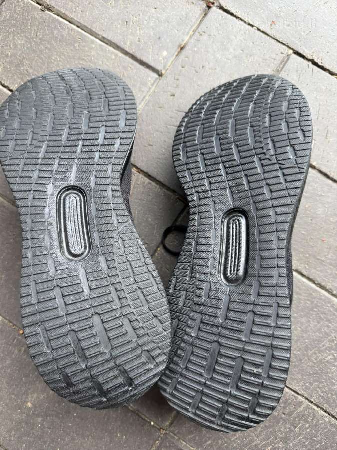 Adidas kedai - nuotraukos Nr. 3