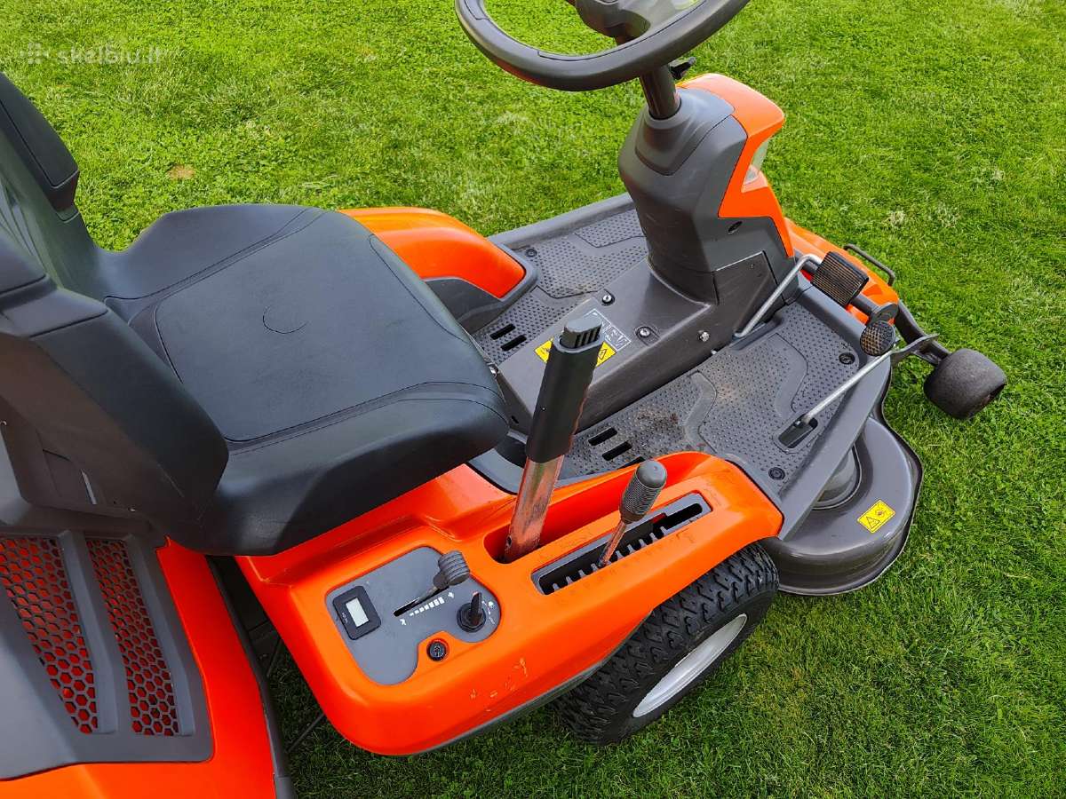 Husqvarna Rider 216t Awd. 2 cilindrų variklis - nuotraukos Nr. 3