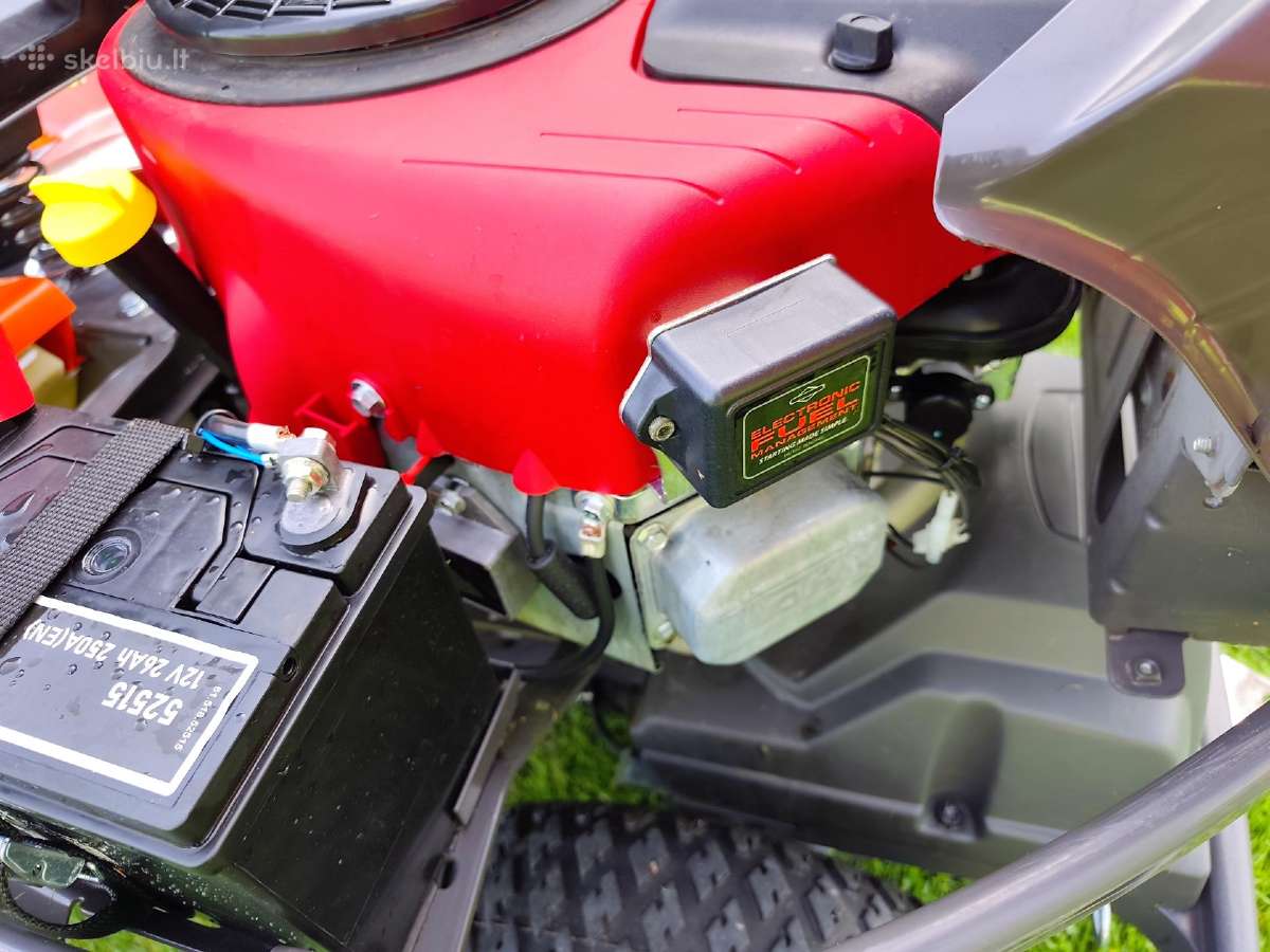 Husqvarna Rider 216t Awd. 2 cilindrų variklis - nuotraukos Nr. 7