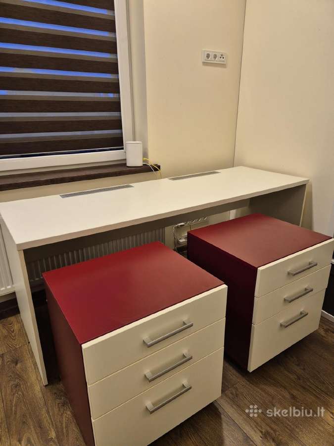 Erdvus stalas darbui. Vaikui arba dviems vaikams - nuotraukos Nr. 5