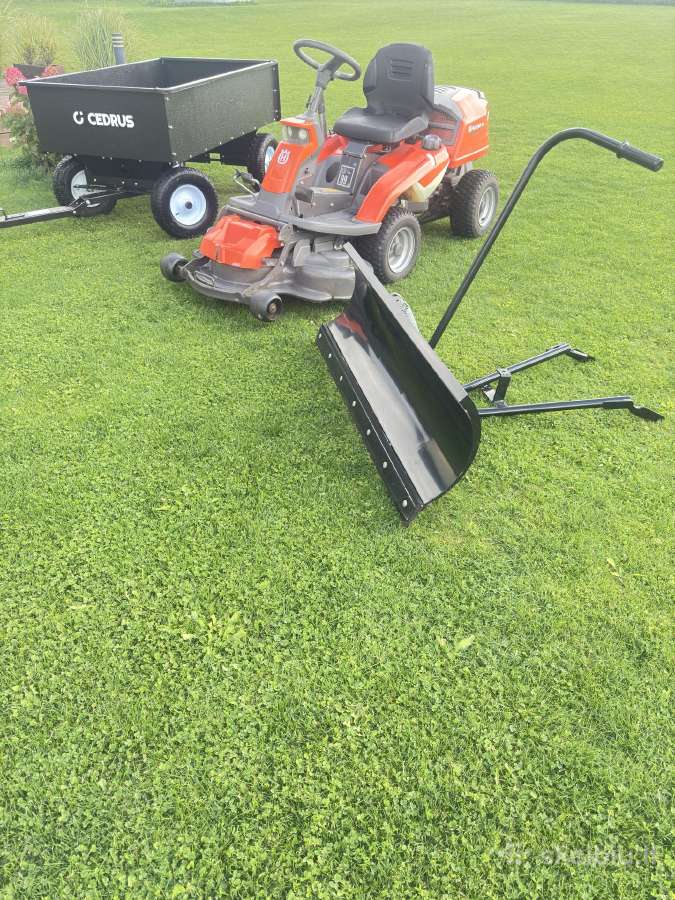 Husqvarna R 216t Awd su priekaba ir sniego peiliu - nuotraukos Nr. 2