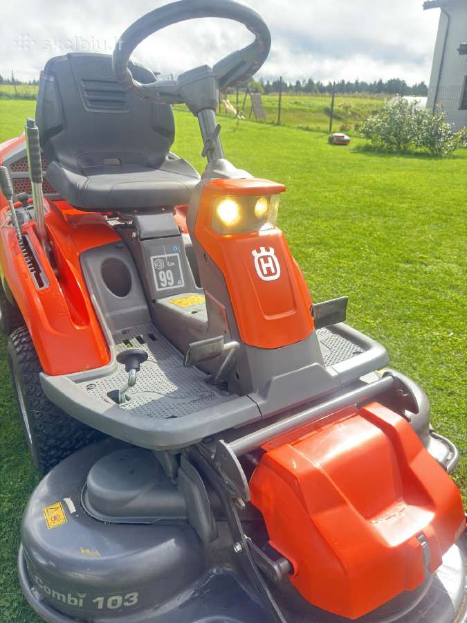 Husqvarna R 216t Awd su priekaba ir sniego peiliu - nuotraukos Nr. 6