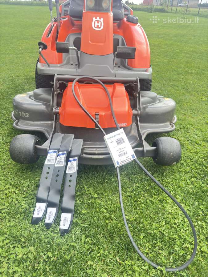 Husqvarna R 216t Awd su priekaba ir sniego peiliu - nuotraukos Nr. 9