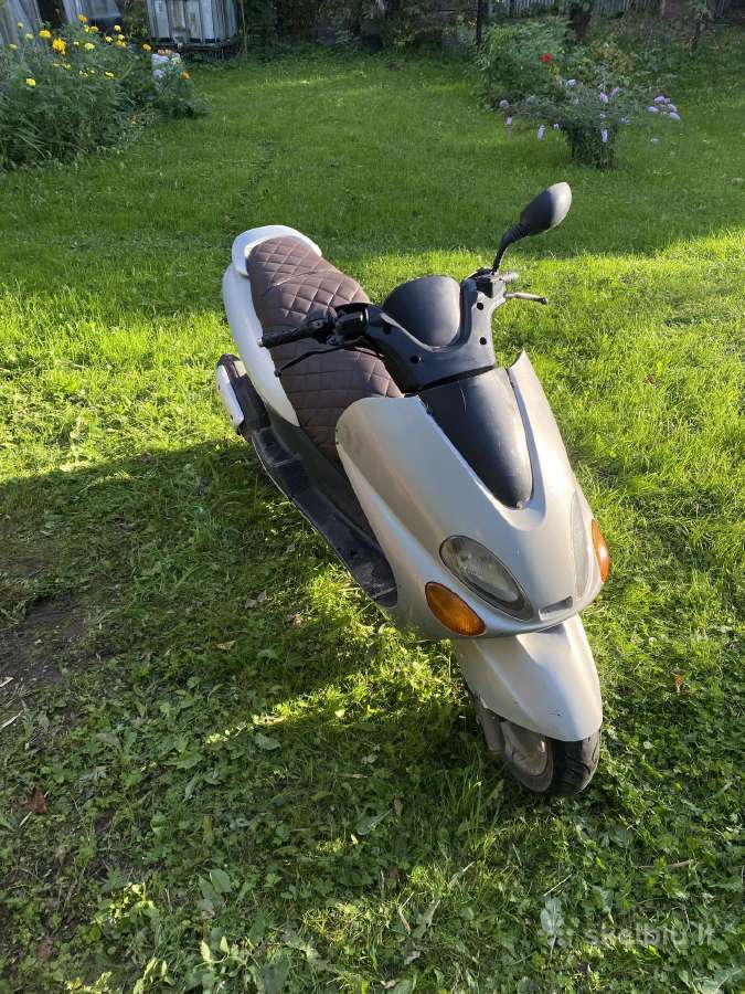 Yamaha Majesty 125 - nuotraukos Nr. 2