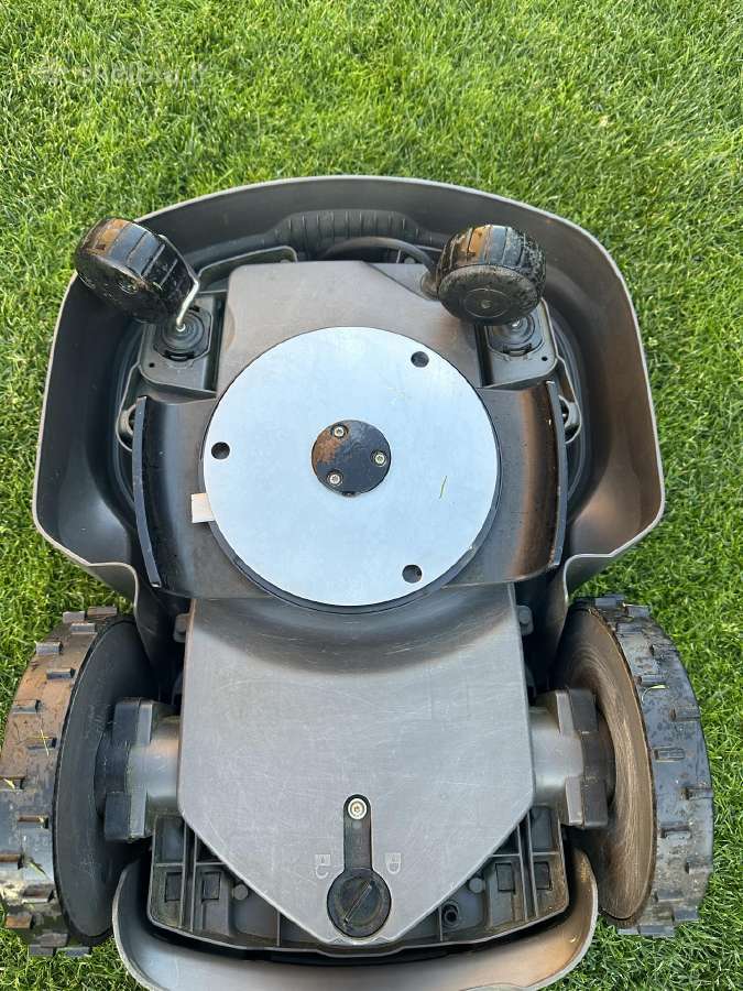 Vejos robotas Husqvarna Automower 305 - nuotraukos Nr. 7