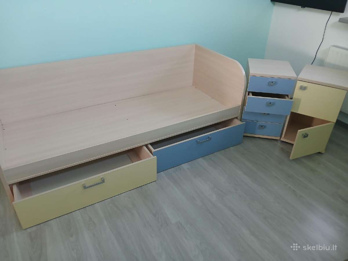 Vaikiška lova su spintelėmis ir čiužiniu - nuotraukos Nr. 2