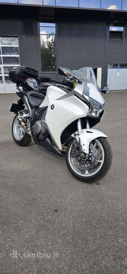 Honda vfr1200 f keiciu - nuotraukos Nr. 3