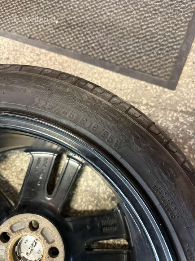 Dovanoju padangas 225/45 R18 - nuotraukos Nr. 2