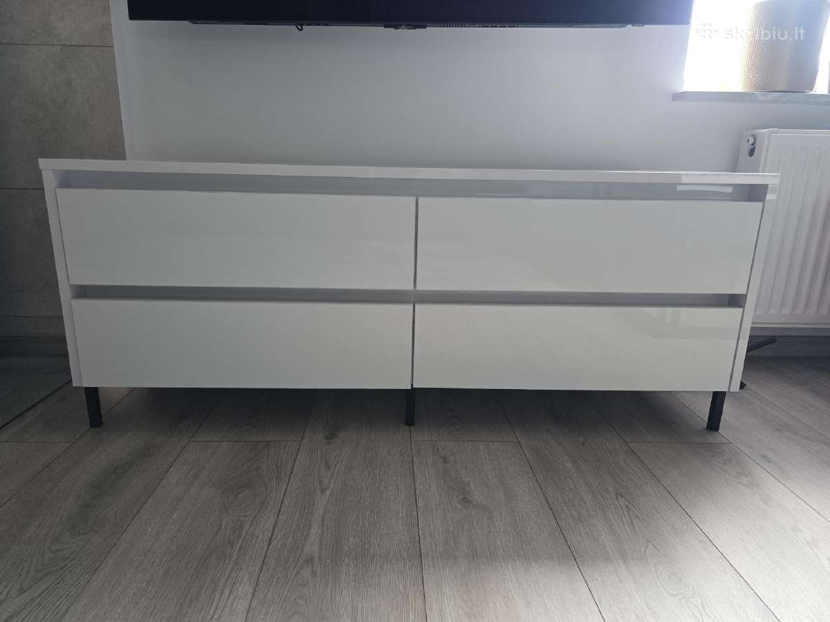 Baltos blizgios spintelės su stalčiais - nuotraukos Nr. 2