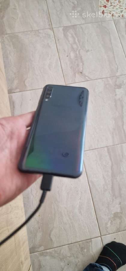 Samsung galaxy A51 šiek tiek įskilęs stikliukas - nuotraukos Nr. 2