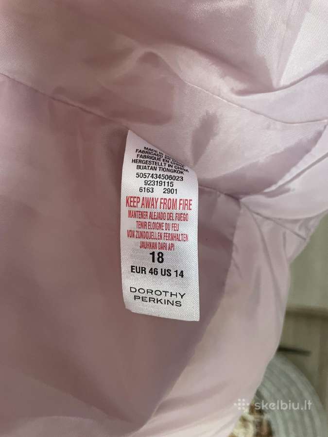 Dorothy Perkins dygsniuota striukė su kailiu - nuotraukos Nr. 4