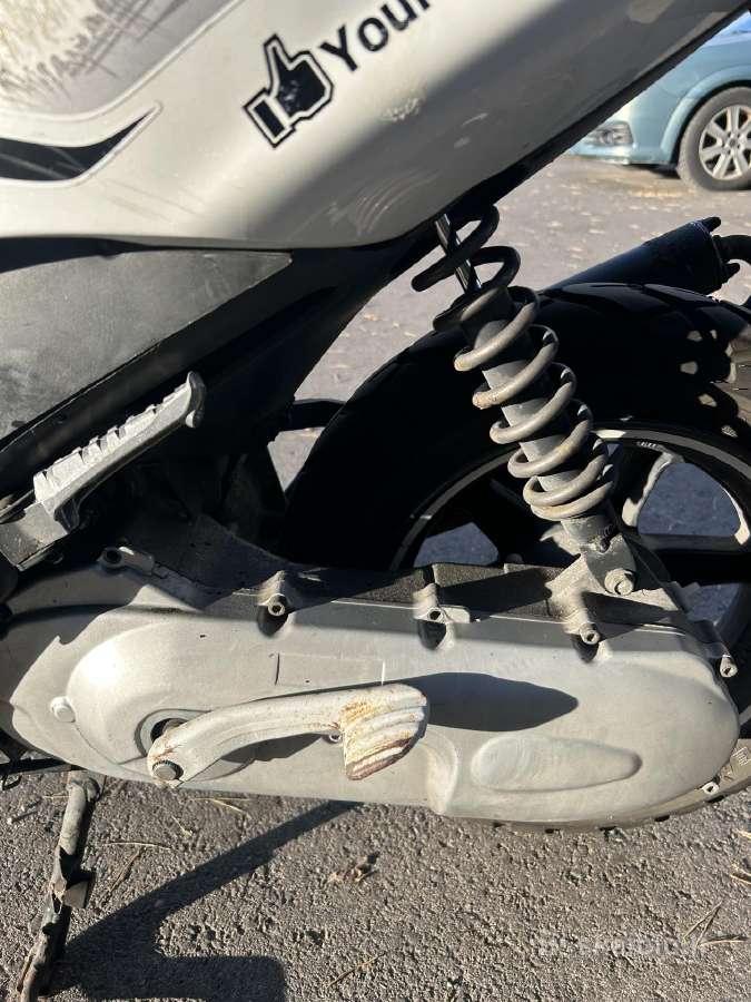 Yamaha Jog Rr motoroleris - nuotraukos Nr. 12