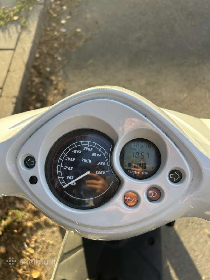 Yamaha Jog Rr motoroleris - nuotraukos Nr. 16