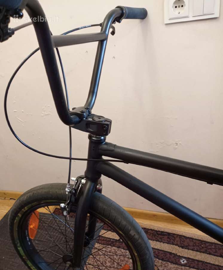 Parduodu gerame stovyje BMX We the people dviratį - nuotraukos Nr. 3