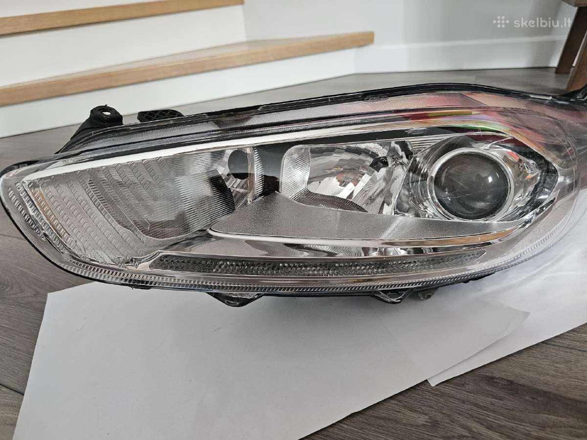 Ford Fiesta kairės pusės priekinis žibintas - nuotraukos Nr. 2