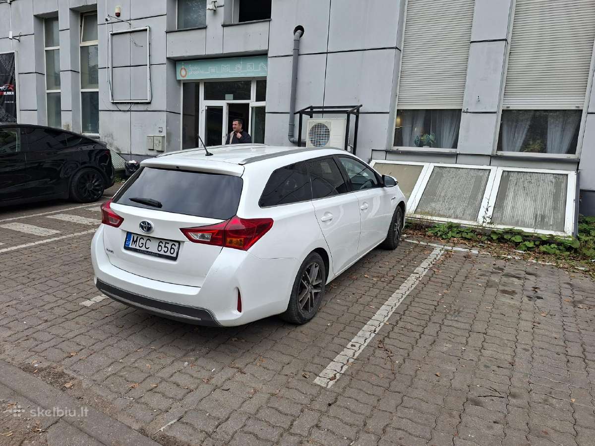 Toyota Auris Hybrid - nuotraukos Nr. 3