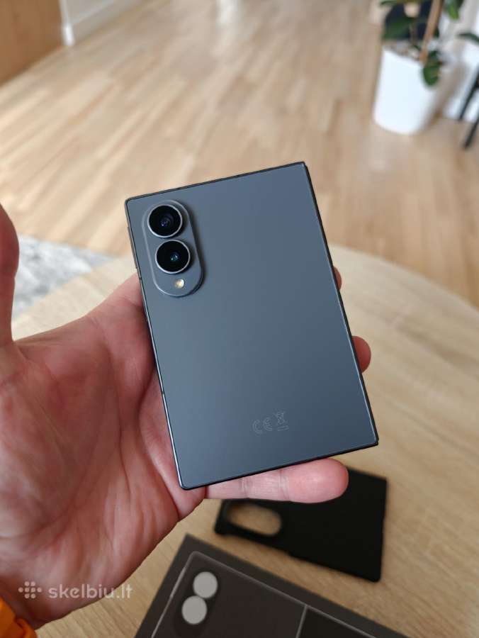 Samsung Galaxy Fold 8 + Carbon Case - nuotraukos Nr. 2