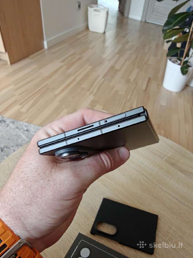 Samsung Galaxy Fold 8 + Carbon Case - nuotraukos Nr. 3