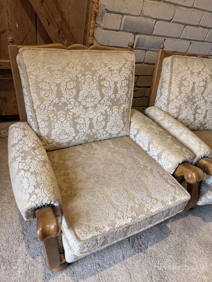 Patogi sofa su dviem važinėjančiais foteliais - nuotraukos Nr. 2