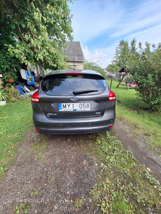 Parduodamas Ford Focus su variklio defektu - nuotraukos Nr. 3