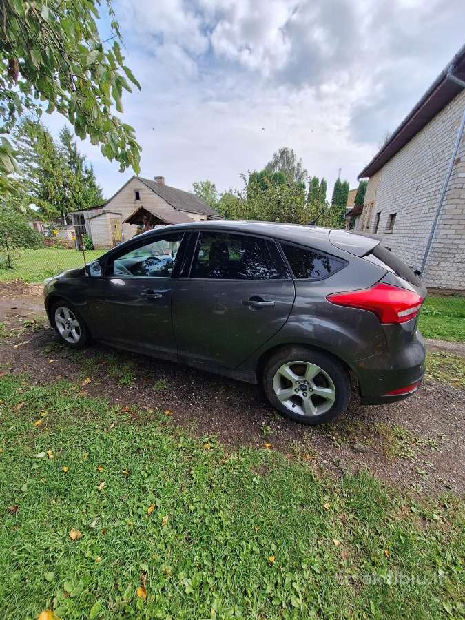Parduodamas Ford Focus su variklio defektu - nuotraukos Nr. 4