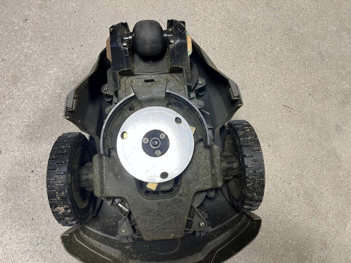 Parduodu robota žoliapjove Husqvarna 105 - nuotraukos Nr. 6