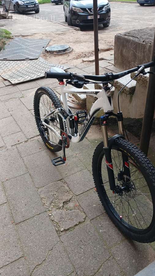 Full suspension kalnu dviratis giant - nuotraukos Nr. 4
