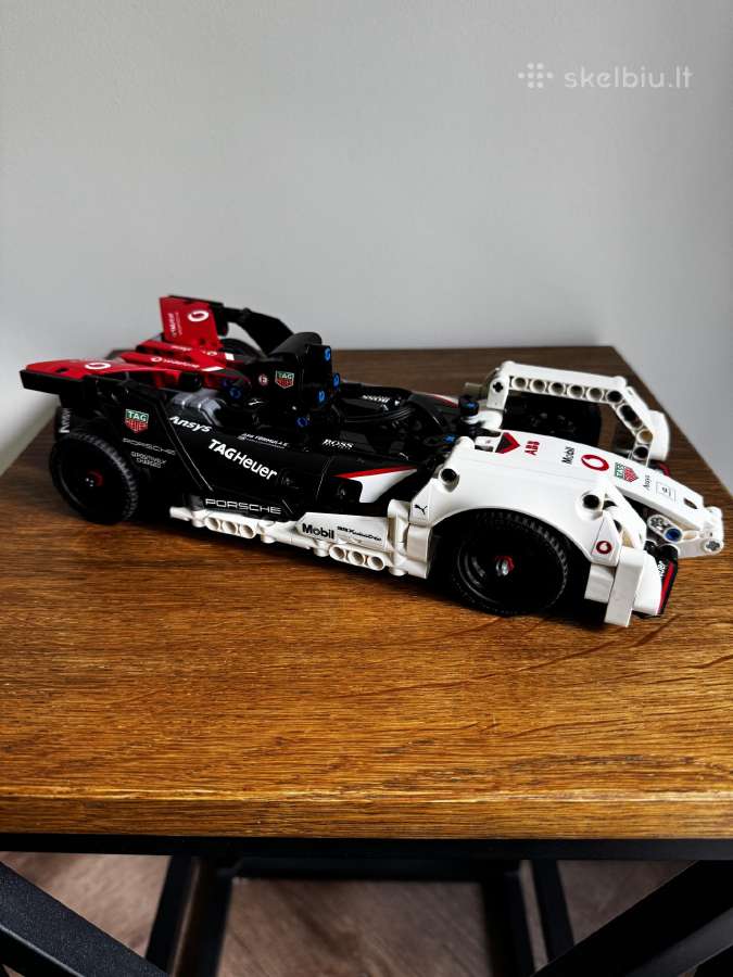 Lego Technic 42137 - nuotraukos Nr. 2