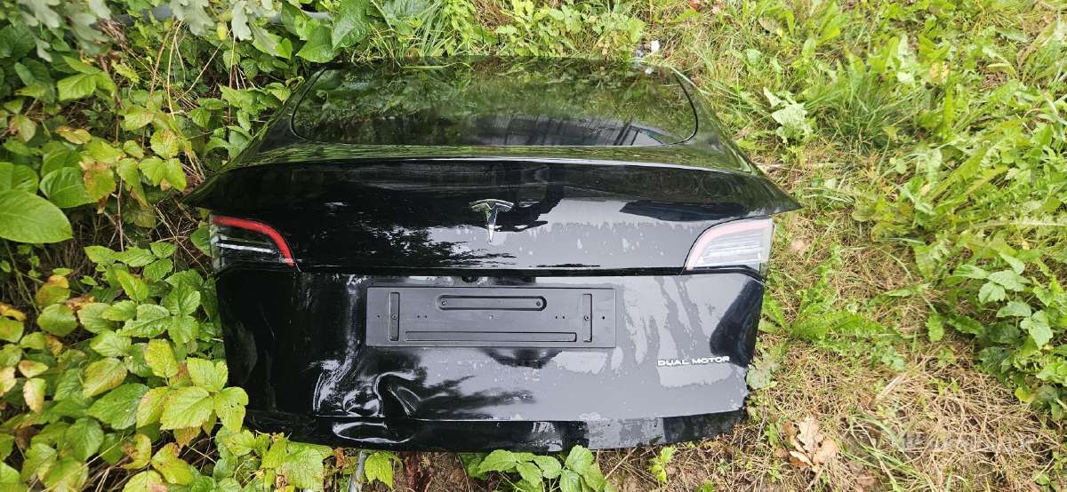 Tesla model y 2023m galinis juodas dangtis - nuotraukos Nr. 2